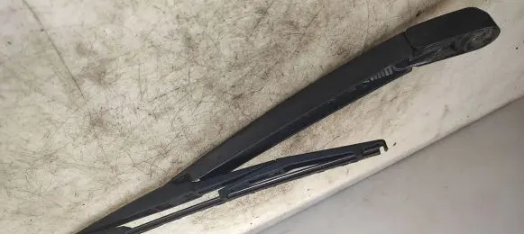 Hyundai Santa Fe Rear wiper blade arm