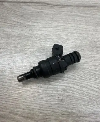 BMW 5 E60 E61 Fuel injector 1427240