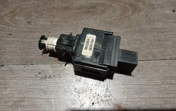Volvo XC90 Brake pedal sensor switch 8622064