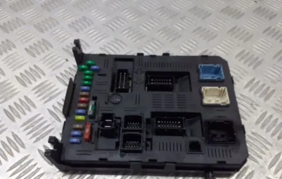 Citroen C4 I High voltage junction box 9661940480