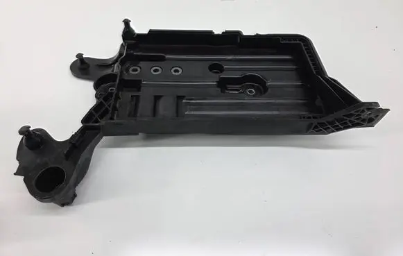 Volkswagen PASSAT B8 Battery tray 