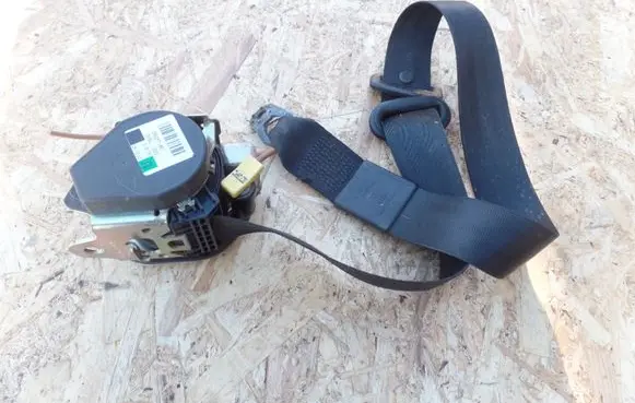 Audi A6 S6 C5 4B Front seatbelt 560571801