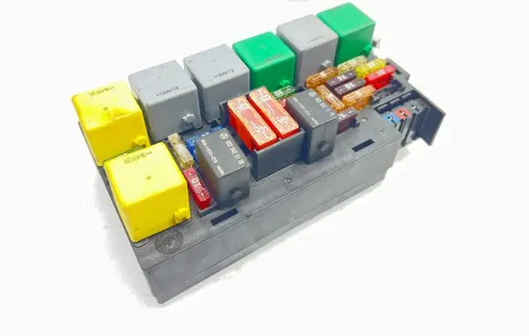 Mercedes-Benz ML W164 Fuse module A1645400672