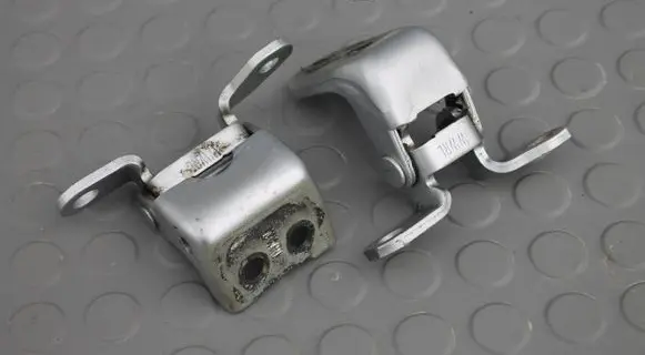 Honda CR-V Rear door lower hinge ZAWIAS-DRZWI-TYL