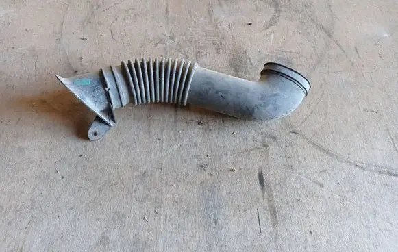 Suzuki SX4 Air intake duct part