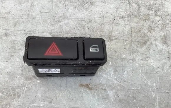 BMW 3 E46 Hazard light switch 8368920