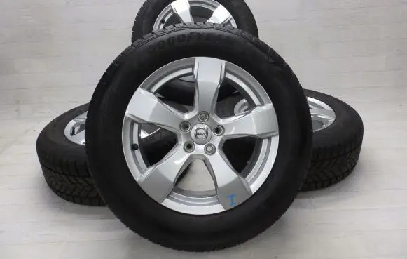 Volvo XC40 R17 alloy rim 