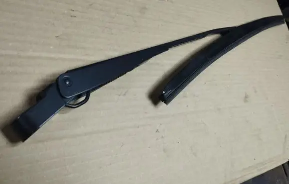 Honda Civic IX Rear wiper blade arm