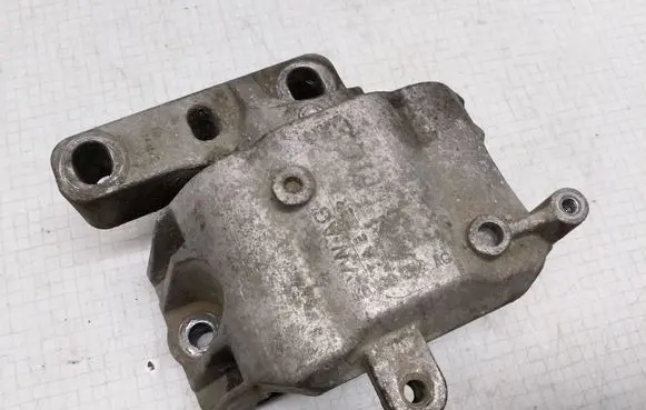 Volkswagen Golf V Engine mount bracket 1K0199262AC