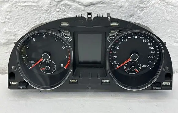 Speedometer (instrument cluster)