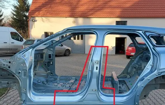 Ford Explorer Pillar (middle) 