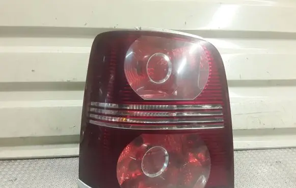 Volkswagen Touran I Rear/tail lights 1T0945095J 1T0945111G 230154