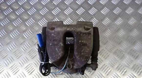 BMW 5 G30 G31 Front brake caliper 6872799 6882255