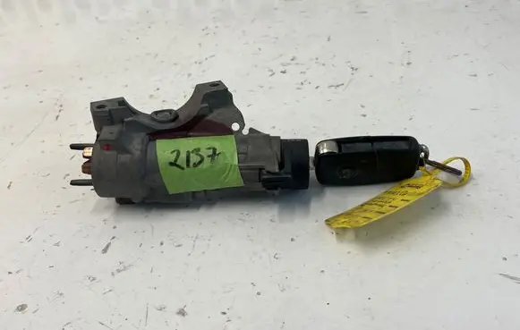Volkswagen Golf IV Ignition lock 4B0905851C
