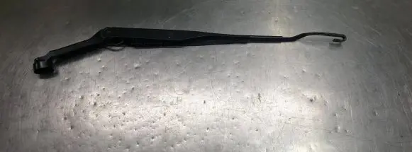 Toyota Prius+ (ZVW40) Front wiper blade arm 8512