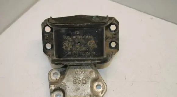 Peugeot 307 Engine mount bracket 9636845880 9636583980 9638270080