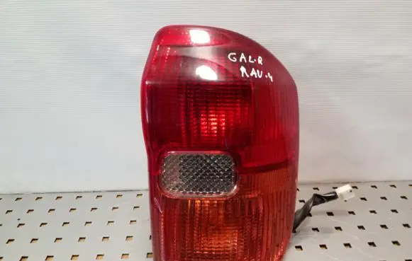 Toyota RAV 4 (XA20) Rear/tail lights