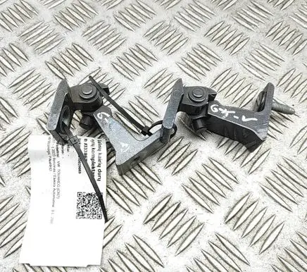 Volkswagen Touareg III Rear door hinge set 8V5833403E 80A831403E