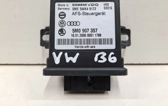 Volkswagen PASSAT B6 Light module LCM 5M0907357 5WK49172