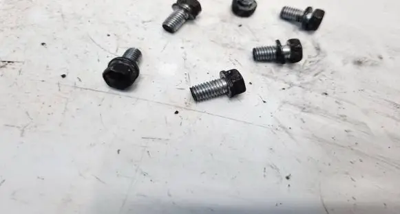Toyota Corolla Verso AR10 Nuts/bolts 