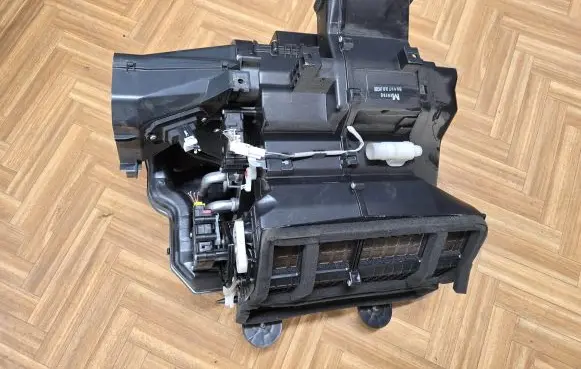 Mazda CX-7 Interior heater climate box assembly housing GA031GJ6A M1682GJ6A G1681EG21