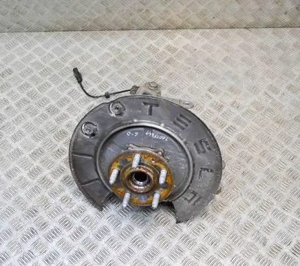Rear wheel hub