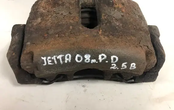 Volkswagen Jetta V Front brake caliper