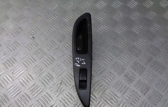 Nissan Primera Quarter vent window switch 