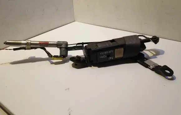 Volvo V70 Front seatbelt 8626240