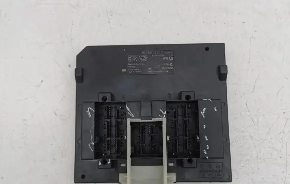 Volkswagen T-Roc Comfort/convenience module 5Q0937084DB