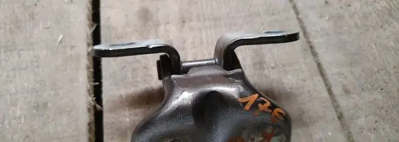 KIA Sorento Rear door upper hinge