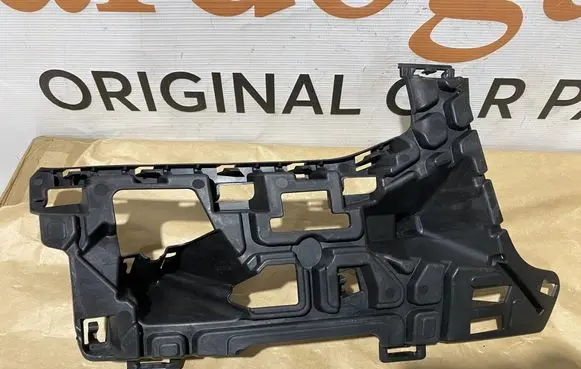 Volvo XC90 Front bumper mounting bracket 31353371