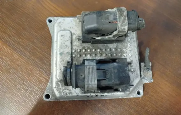 Opel Astra H Engine control unit/module 55559394