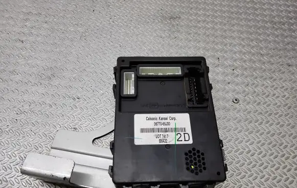 Suzuki Grand Vitara II Comfort/convenience module 3677065J30