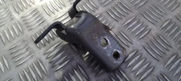 Toyota Prius (XW10) Front door upper hinge