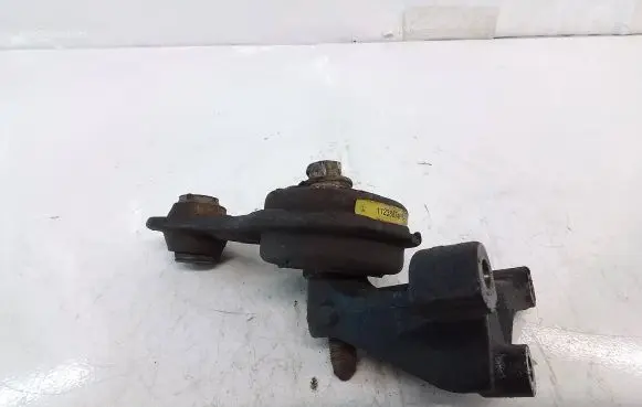 Opel Vivaro Engine mount bracket 112388746R 93867312