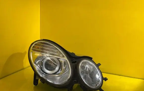 Mercedes-Benz E W211 Headlight/headlamp A2118201561