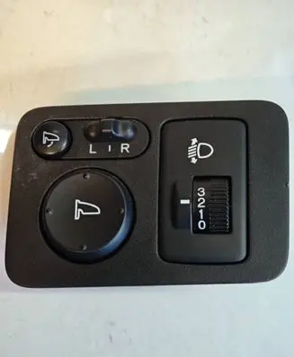 Honda CR-V Wing mirror switch M33212 M31062
