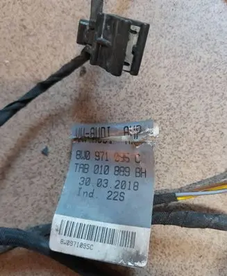 Audi A4 S4 B8 8K Parking PDC sensor 8W0971095C