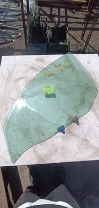Nissan Almera N16 Front door window glass four-door 1212123