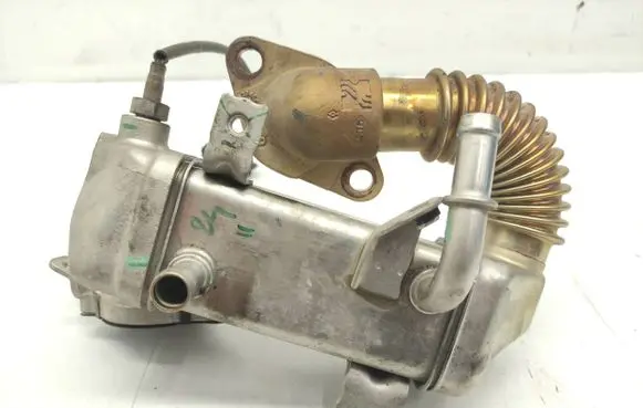 Renault Trafic III (X82) EGR valve cooler 147350678R R9M413