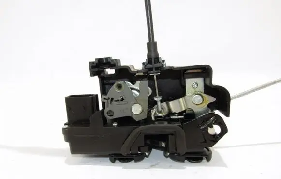 Opel Antara Front door lock