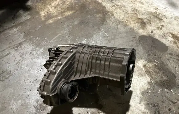 Volkswagen Touareg I Gearbox transfer box case 0AD341010T 04112003 483TN007651NVG