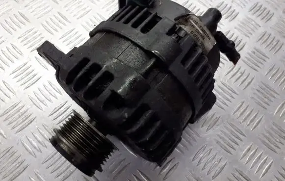 Opel Zafira B Generator/alternator 8980311551