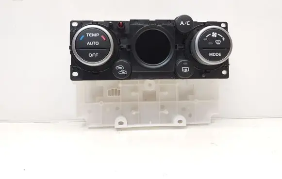 Suzuki Grand Vitara II Climate control unit 3952079K30