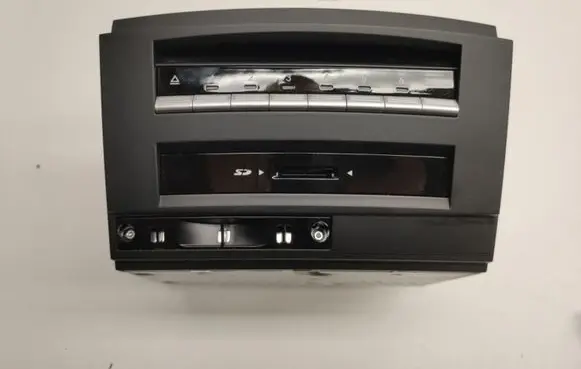 Mercedes-Benz S W221 Radio/CD/DVD/GPS head unit A2219004704
