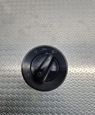Volkswagen PASSAT B5.5 Light switch 1C0941531 04052030