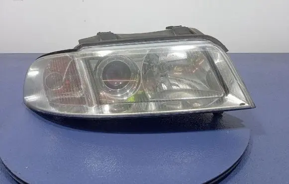 Audi A4 S4 B5 8D Headlight/headlamp 8D0941004AK