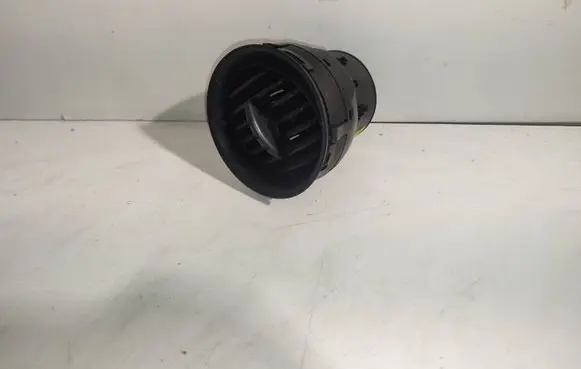 Seat Ibiza II (6k) Dash center air vent grill