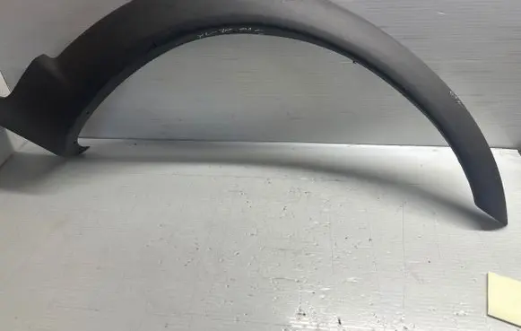 Volvo XC70 Front arch trim 09190878